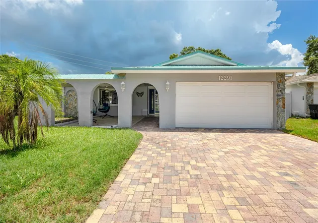 Photo 1 of Single family home for sale at 12291 Monarch Cir, Seminole, FL 33772 | MLS# TB8534597 | Listing updated on 2026-09-26