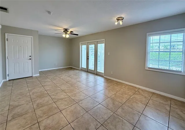 Photo 3 of Condo for sale at 4728 Beach Dr Se #B, Saint Petersburg, FL 33705 | MLS# TB8534612 | Listing updated on 2026-10-10