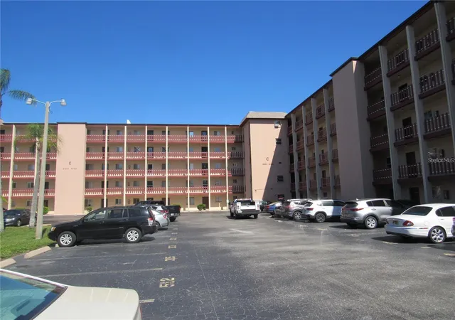 1st image of 4105 Lake Bayshore Dr, Bradenton, FL 34205 | MLS# A4701683