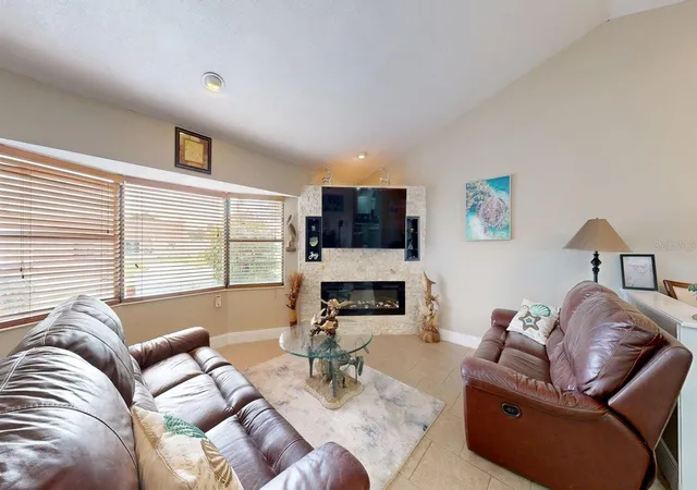 4th image of 12 Classic Ct S, Palm Coast, FL 32137 | MLS# FC320357