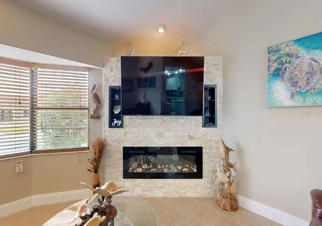 5th image of 12 Classic Ct S, Palm Coast, FL 32137 | MLS# FC320357