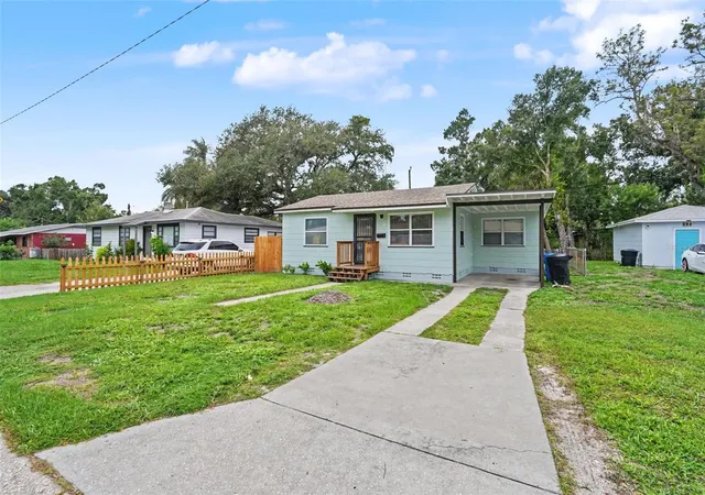 Photo 2 of Single family home for sale at 2311 35th Street S, Saint Petersburg, FL 33711 | MLS# TB8534617 | Listing updated on 2026-10-01