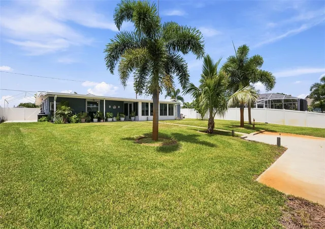 Photo 3 of Single family home for sale at 485 Flamingo Dr, Apollo Beach, FL 33572 | MLS# TB8534624 | Listing updated on 2026-10-06