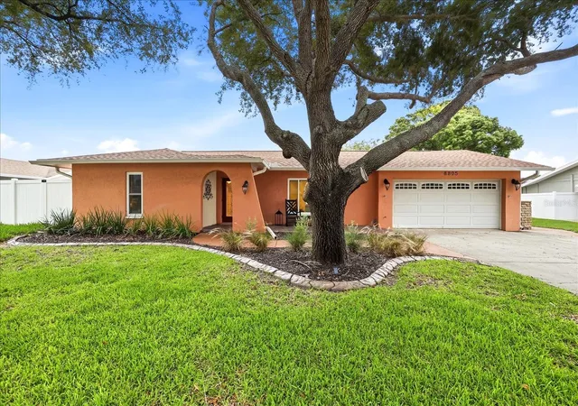 Photo 1 of Single family home for sale at 8805 Kenwood Rd, Seminole, FL 33777 | MLS# TB8534630 | Listing updated on 2026-08-25