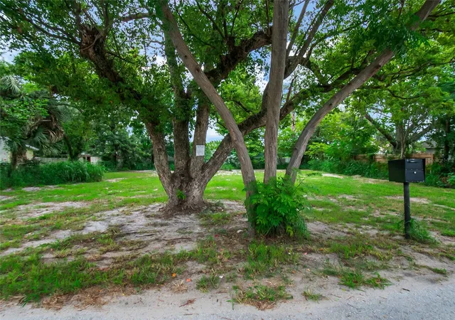 2nd image of 11613 Rancho Dr, Leesburg, FL 34788 | MLS# S5154775