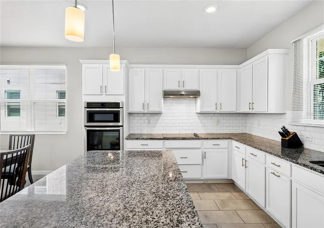 Photo 4 of Townhouse for sale at 13831 Farella Aly, Windermere, FL 34786 | MLS# O6429767 | Listing updated on 2026-09-17