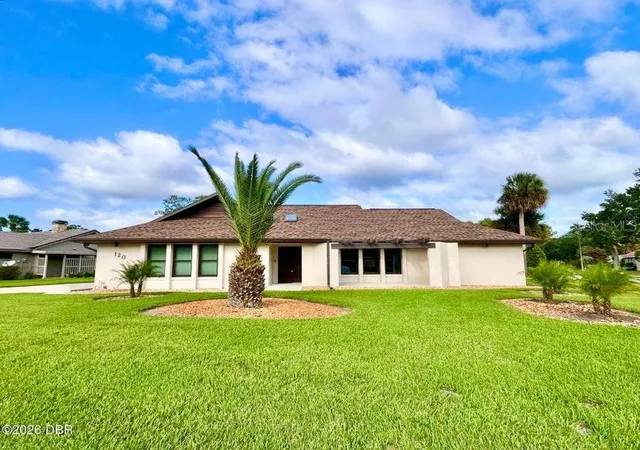 Single family home for sale at 120 Peachtree Cir, DAYTONA BEACH, FL 32114 | MLS# V4950492