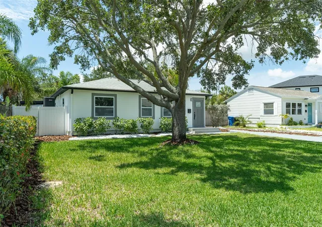 Photo 3 of Single family home for sale at 116 85th Avenue N, Saint Petersburg, FL 33702 | MLS# TB8534677 | Listing updated on 2026-09-30
