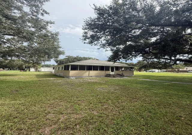 Photo 3 of Single family home for sale at 275 Temple St, Mulberry, FL 33860 | MLS# A4701708 | Listing updated on 2026-10-08