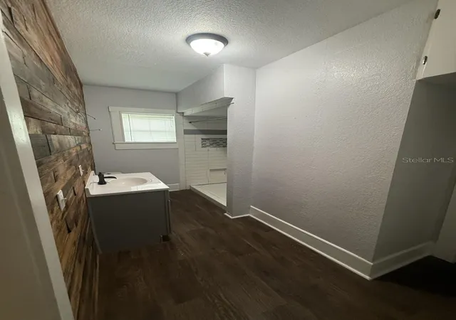 Photo 4 of Single family home for sale at 275 Temple St, Mulberry, FL 33860 | MLS# A4701708 | Listing updated on 2026-10-08