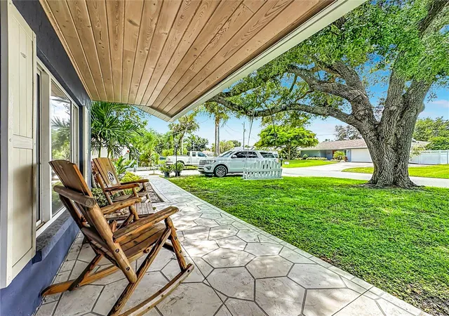 Photo 3 of Single family home for sale at 1953 Rolling Green Cir, Sarasota, FL 34240 | MLS# A4701713 | Listing updated on 2026-08-24
