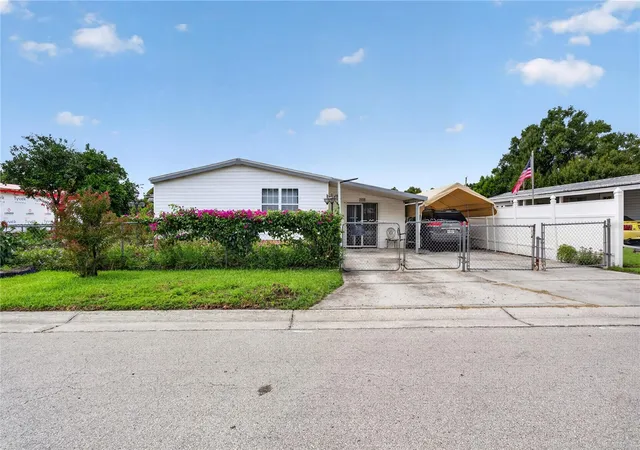 Manufactured home for sale at 2558 Mcintosh Dr, LAKELAND, FL 33815 | MLS# L4963950