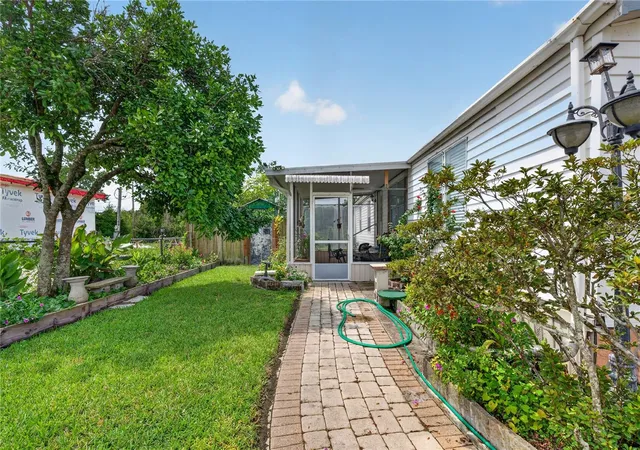 Photo 3 of Manufactured home for sale at 2558 Mcintosh Dr, Lakeland, FL 33815 | MLS# L4963950 | Listing updated on 2026-09-29