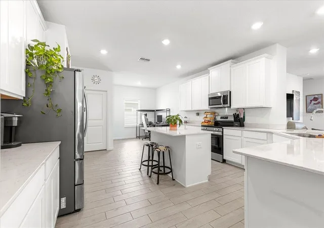 Photo 4 of Single family home for sale at 3889 NE 33rd Terrace, Ocala, FL 34479 | MLS# OM729560 | Listing updated on 2026-08-03