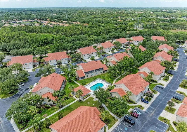Condo for sale at 7126 Cedar Holw Cir, BRADENTON, FL 34203 | MLS# A4701717