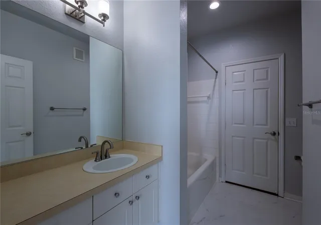 Photo 4 of Condo for sale at 18001 Richmond Pl Dr #427, Tampa, FL 33647 | MLS# W7888156 | Listing updated on 2026-09-15