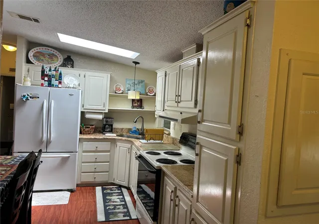 Photo 3 of Manufactured home for sale at 731 Polo Park E Blvd, Davenport, FL 33897 | MLS# O6429798 | Listing updated on 2026-10-09