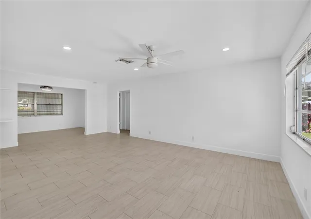 5th image of 719 Sw 18Th St, Boynton Beach, FL 33426 | MLS# TB8534715