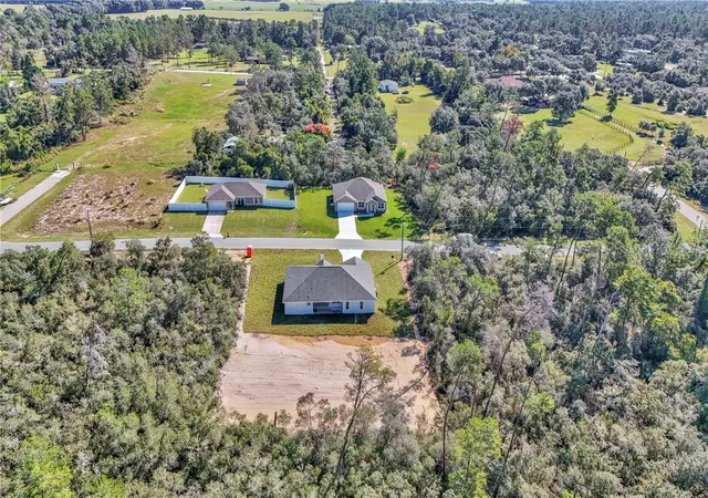 Photo 5 of Single family home for sale at 17540 SW 17th Circle, Ocala, FL 34473 | MLS# OM729564 | Listing updated on 2026-08-05