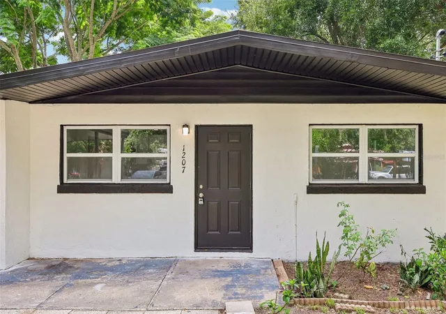 Photo 3 of Single family home for sale at 1207 32nd Street Nw, Winter Haven, FL 33881 | MLS# O6429800 | Listing updated on 2026-08-13