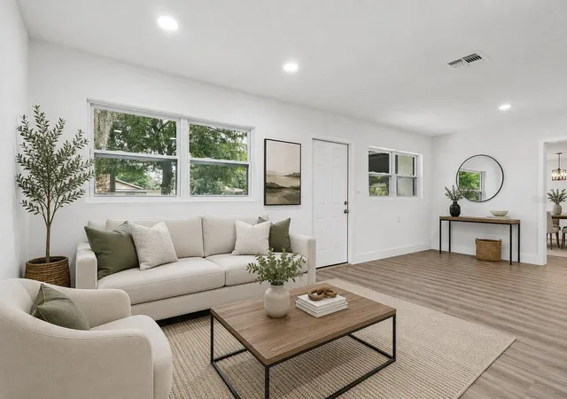 Photo 3 of Single family home for sale at 1207 32nd Street NW, Winter Haven, FL 33881 | MLS# O6429800 | Listing updated on 2026-08-13