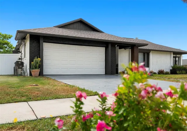 Photo 1 of Single family home for sale at 10500 Ramblewood Rd, Orlando, FL 32837 | MLS# O6429804 | Listing updated on 2026-08-15