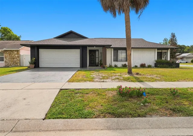 Photo 3 of Single family home for sale at 10500 Ramblewood Rd, Orlando, FL 32837 | MLS# O6429804 | Listing updated on 2026-08-15