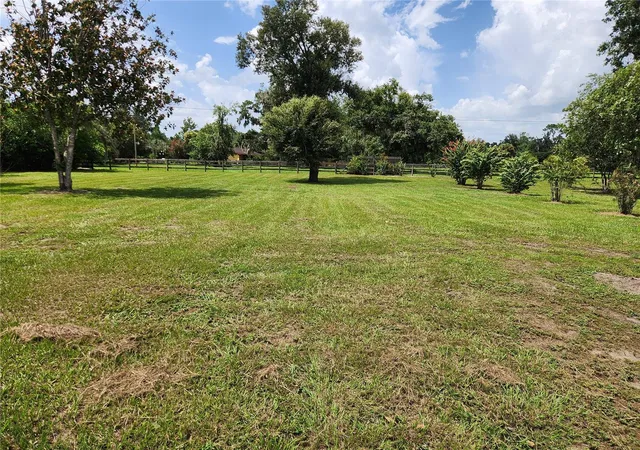 Photo 3 of Single family home for sale at 3903 Powerline Rd, Lithia, FL 33547 | MLS# TB8534733 | Listing updated on 2026-08-01