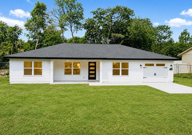 Photo 1 of Single family home for sale at 12728 Se 102nd Terrace, Belleview, FL 34420 | MLS# OM729568 | Listing updated on 2026-09-14