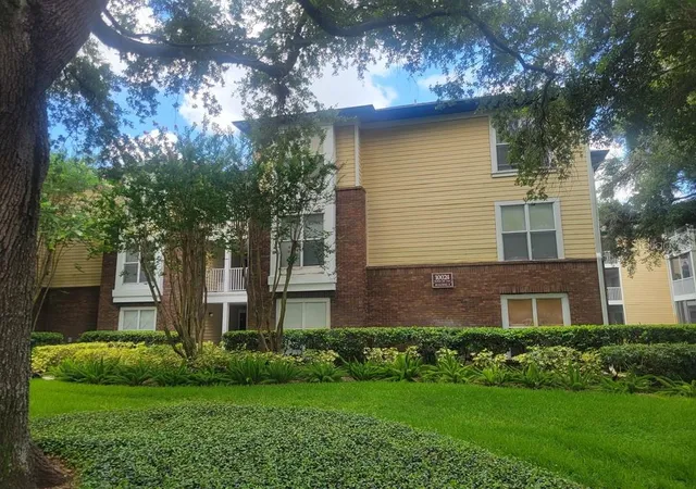 1st image of 10024 Strafford Oak Ct #813, Tampa, FL 33624 | MLS# W7888158