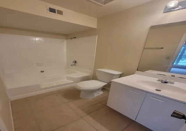2nd image of 10024 Strafford Oak Ct, TAMPA, FL 33624