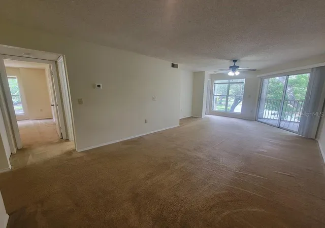 4th image of 10024 Strafford Oak Ct #813, Tampa, FL 33624 | MLS# W7888158