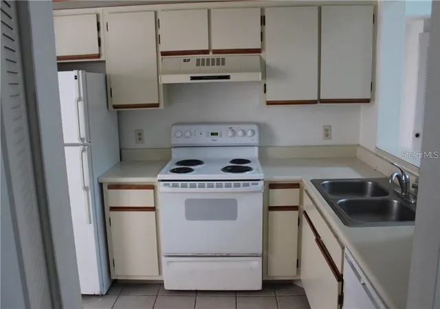 3rd image of 2906 S Semoran Blvd, Orlando, FL 32822