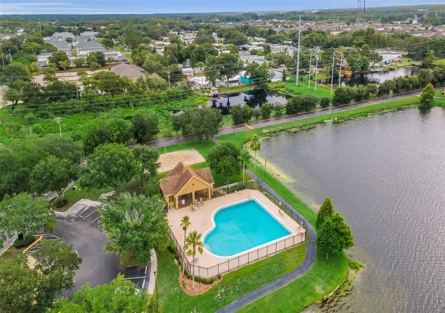Listing Photo 2 - Condo for sale in building located at 9078 Lake Chase Island Wy, TAMPA, FL 33626 - Unit #9078