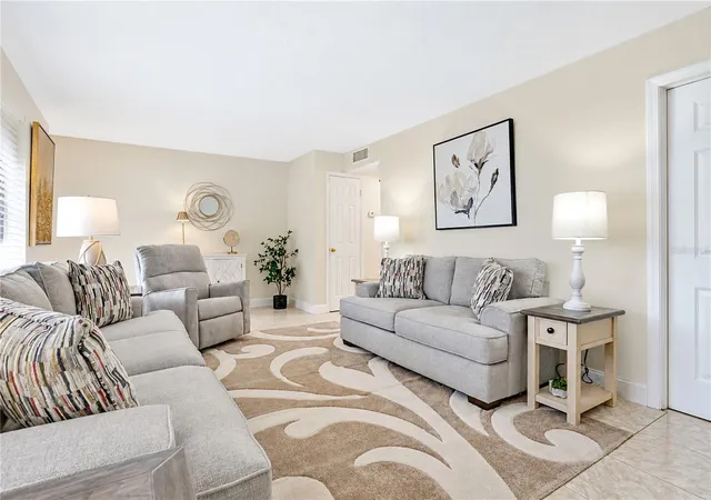 5th image of 1018 Plantation Dr, KISSIMMEE, FL 34741