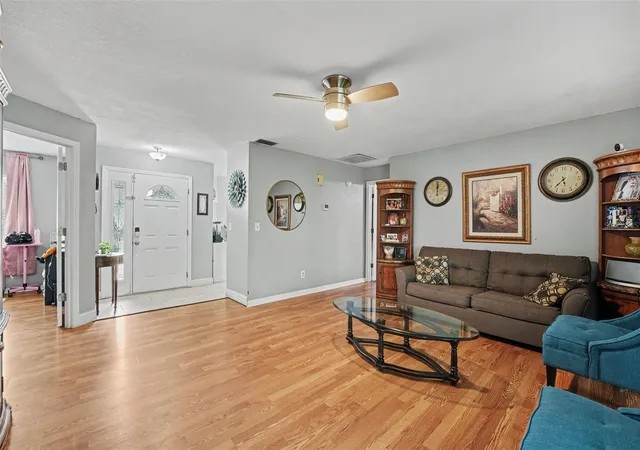 2nd image of 818 Cambridge Wy, Lake Wales, FL 33853 | MLS# TB8534790