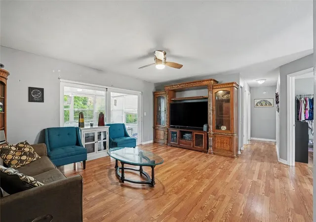 3rd image of 818 Cambridge Wy, Lake Wales, FL 33853 | MLS# TB8534790