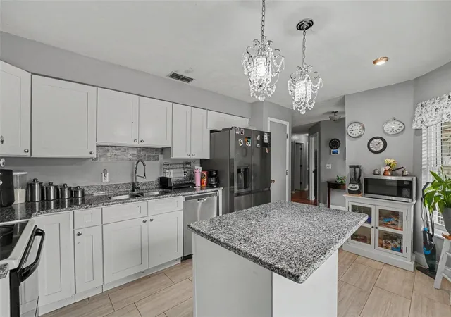 4th image of 818 Cambridge Wy, Lake Wales, FL 33853 | MLS# TB8534790