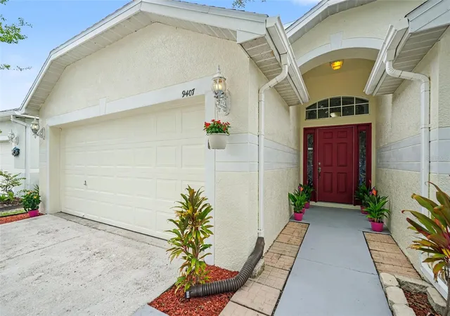 Photo 3 of Single family home for sale at 9407 Cypress Harbor Dr, Gibsonton, FL 33534 | MLS# TB8534798 | Listing updated on 2026-10-09