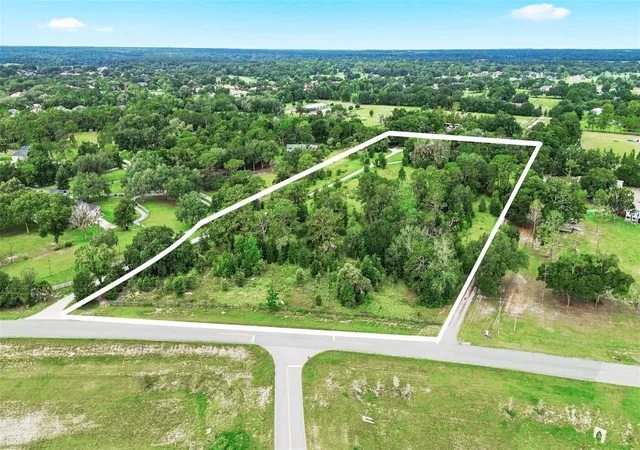 Photo 2 of Sale Pending at Sahara Ct, Sorrento, FL 32776 | MLS# O6429864 | Listing updated on 2026-08-14