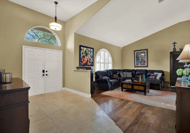 Photo 3 of Single family home for sale at 804 Sandy Trl Pl, Brandon, FL 33511 | MLS# TB8534807 | Listing updated on 2026-09-21