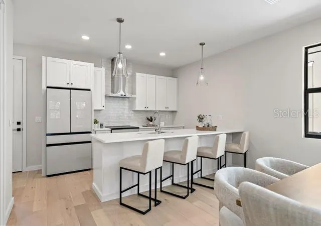 Photo 5 of Sale Pending at 435 11th Avenue S, Saint Petersburg, FL 33701 | MLS# TB8534811 | Listing updated on 2026-08-01