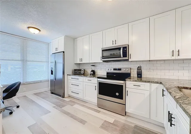4th image of 3750 Pinebrook Cir, Bradenton, FL 34209