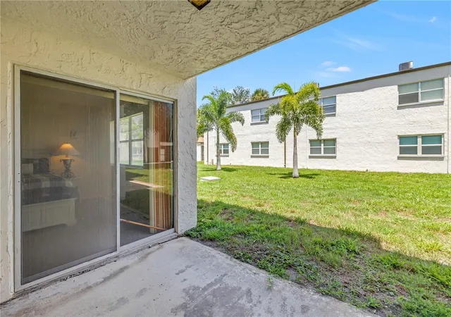 2nd image of 7701 Starkey Rd, SEMINOLE, FL 33777