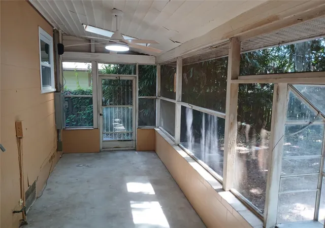 Photo 3 of Single family home for sale at 2005 Jefferson Ave, Sanford, FL 32771 | MLS# O6429878 | Listing updated on 2026-08-20