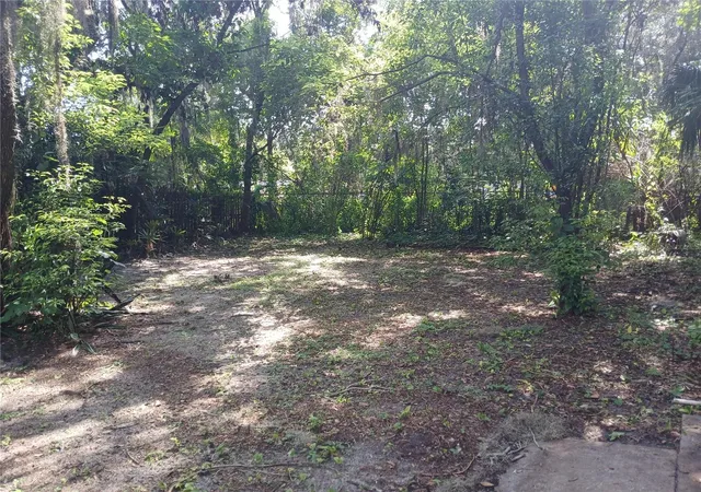 Photo 4 of Single family home for sale at 2005 Jefferson Ave, Sanford, FL 32771 | MLS# O6429878 | Listing updated on 2026-08-20