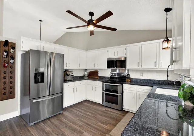 5th image of 3213 Montrose Cir, Palm Harbor, FL 34684 | MLS# TB8534830