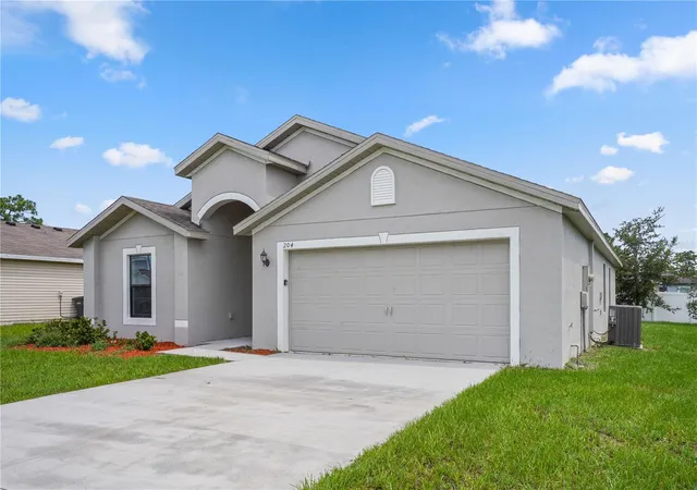 Photo 3 of Single family home for sale at 204 Hyacinth Ct, Kissimmee, FL 34759 | MLS# O6429889 | Listing updated on 2026-08-24