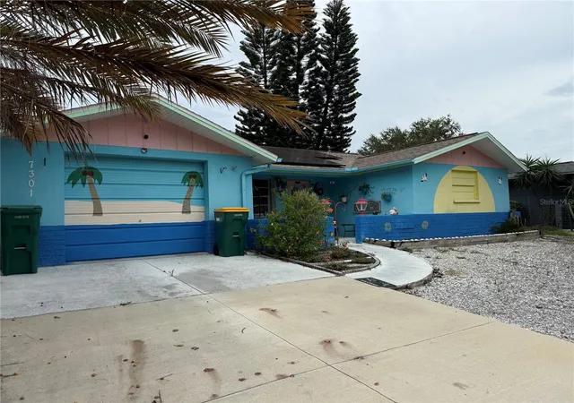 Photo 3 of Single family home for sale at 7301 San Carlos Dr, Port Richey, FL 34668 | MLS# W7888167 | Listing updated on 2026-10-01