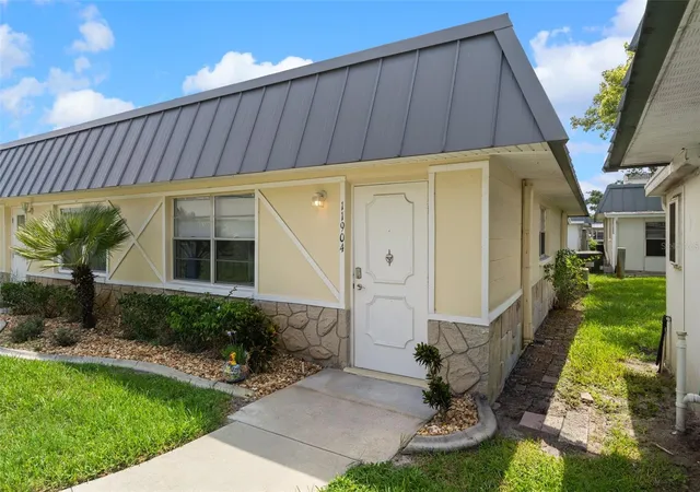 Listing Photo 4 - Condo for sale in building located at 11904 Bayonet Ln, NEW PORT RICHEY, FL 34654